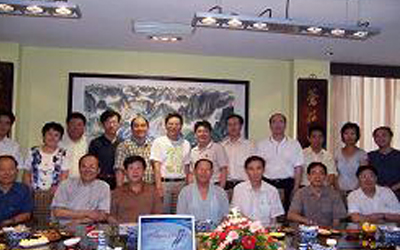 球友体育集团2005年度中期经营工作会议在南昌召开